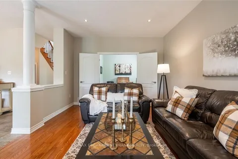 718 Rymal Road, Hamilton, ON L8W 1B3