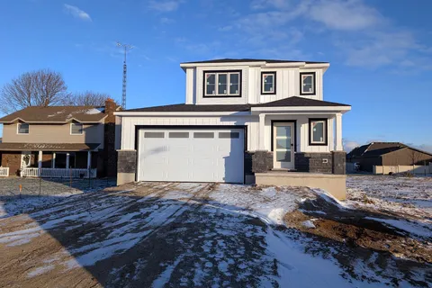 483 Huron St, Plympton-Wyoming, ON N0N 1T0