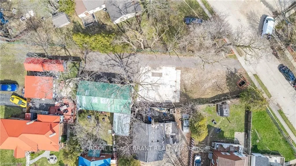 36 Oxford St, Cambridge, ON N1R 1M5