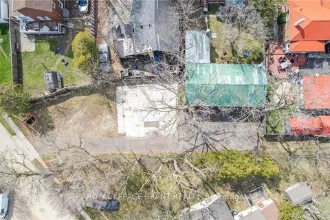 36 Oxford St, Cambridge, ON N1R 1M5