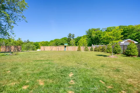 64 Alexander St, Port Hope, ON L1A 1B3