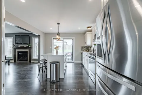 181 Gilmour Dr, Lucan Biddulph, ON N0M 2J0