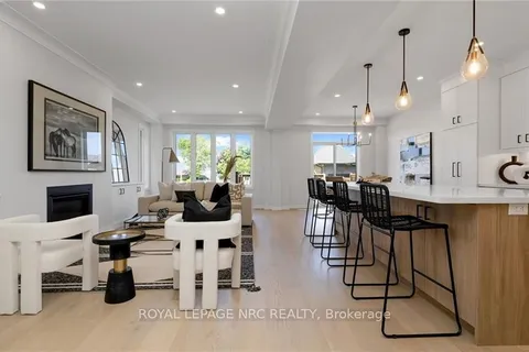 121 Whitefish Cres, Hamilton, ON L8E 0A6