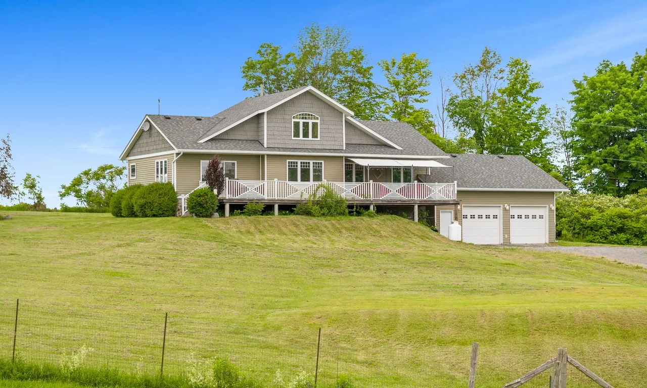 533 Gallivan Rd, Quinte West, ON K0K 3E0