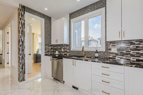 100 Dun Skipper Dr, Ottawa, ON K1X 0G1