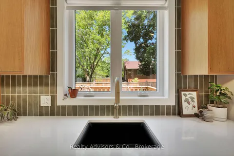 21 North St, Aylmer, ON N5H 2Y5