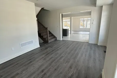 67 Bloomfield Cres, Cambridge, ON N1R 5S2