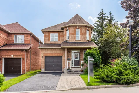 109 Peachwood Cres, Hamilton, ON L8E 5Z7