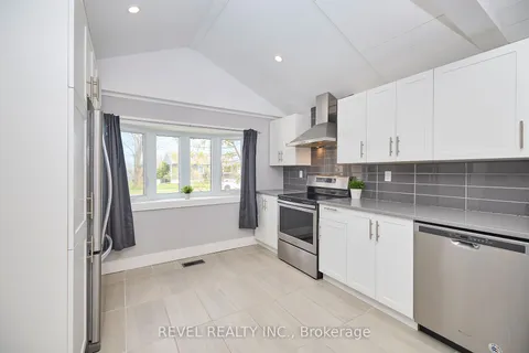 186 Wellington St, Port Colborne, ON L3K 2K2