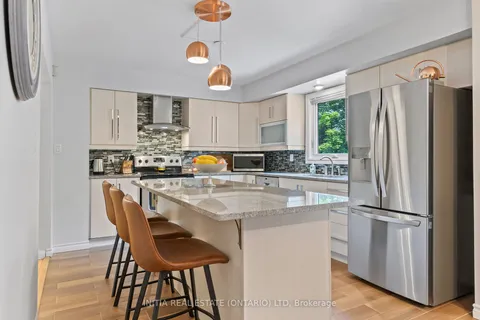 35 Paperbirch Cres, London, ON N6G 1L8