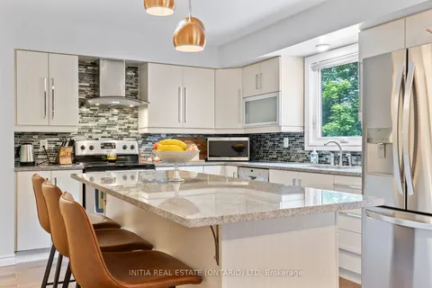 35 Paperbirch Cres, London, ON N6G 1L8
