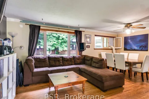 720 Muskoka Beach Rd, Gravenhurst, ON P1P 1B1