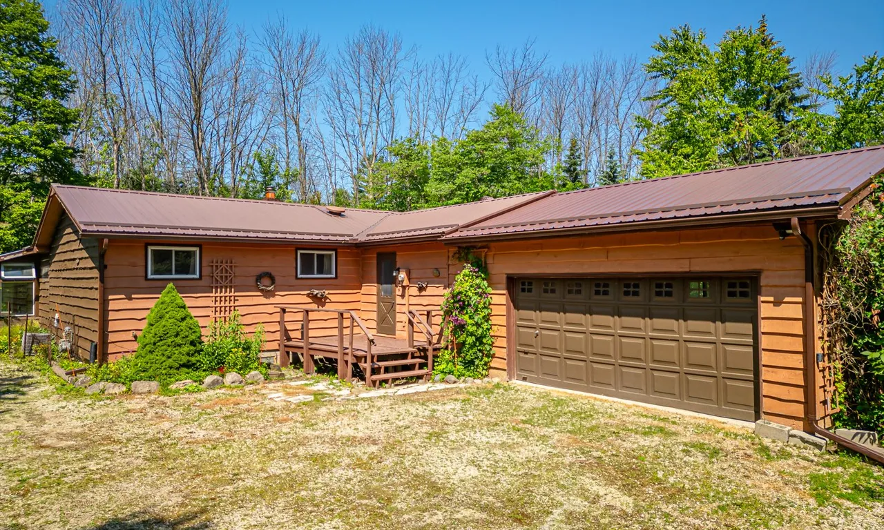 110 Martin Grve, Blue Mountains, ON L9Y 0N5