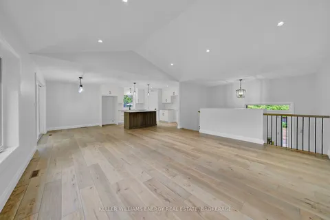 125 Potter Rd, Quinte West, ON K8V 5P6