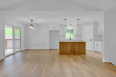 125 Potter Rd, Quinte West, ON K8V 5P6