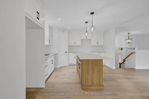 125 Potter Rd, Quinte West, ON K8V 5P6