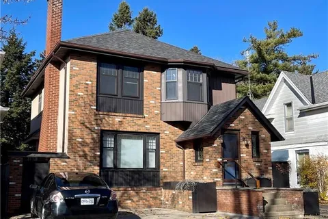 24 SALINA St, St. Catharines, ON L2R 3K3