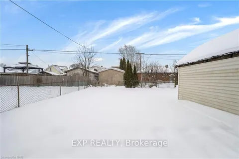 270 CROWLAND Ave, Welland, ON L3B 1X6