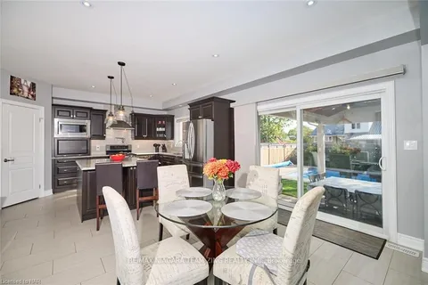 466 CARRIE Ave, Fort Erie, ON L0S 1N0