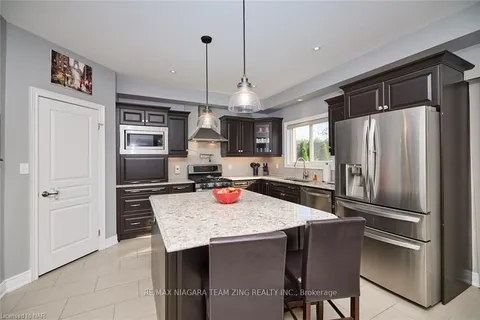 466 CARRIE Ave, Fort Erie, ON L0S 1N0