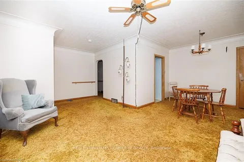 61 LINDEL Cres, Welland, ON L3C 3S2
