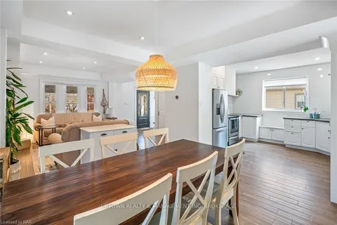 6 ELM Ave, Pelham, ON L0S 1E3