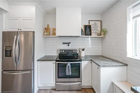 6 ELM Ave, Pelham, ON L0S 1E3