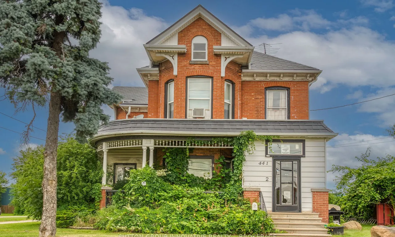 441 Barton St, Hamilton, ON L8E 2L5