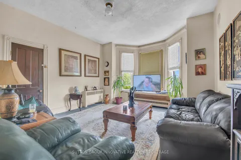 441 Barton St, Hamilton, ON L8E 2L5