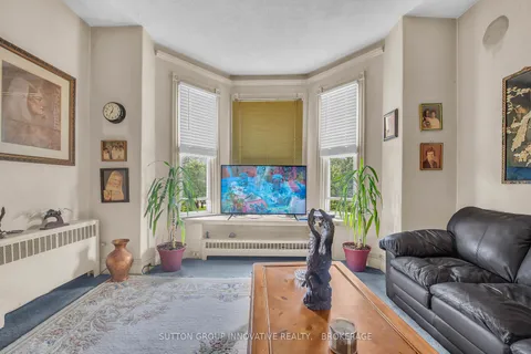 441 Barton St, Hamilton, ON L8E 2L5