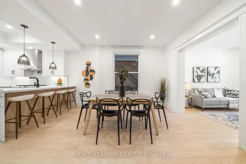 15 Pine St, Hamilton, ON L8P 2A2