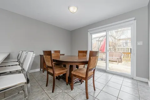 50 Clythe Creek Dr, Guelph, ON N1E 7J4