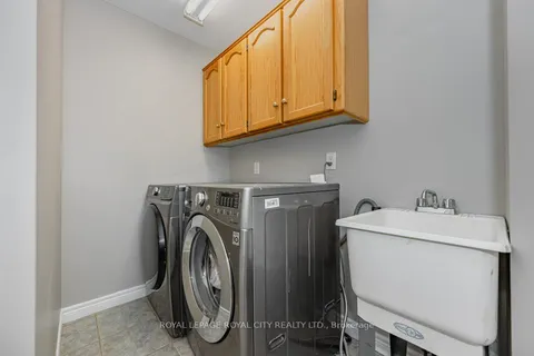 50 Clythe Creek Dr, Guelph, ON N1E 7J4