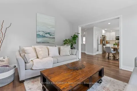 99 VINIFERA Dr, Grimsby, ON L3M 5S6