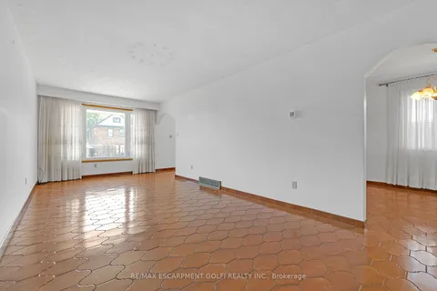 373 Mary St, Hamilton, ON L8L 4W5