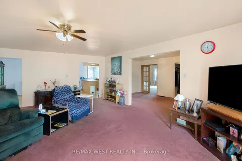 2075 Fish Lake Rd, Prince Edward County, ON K0K 1W0