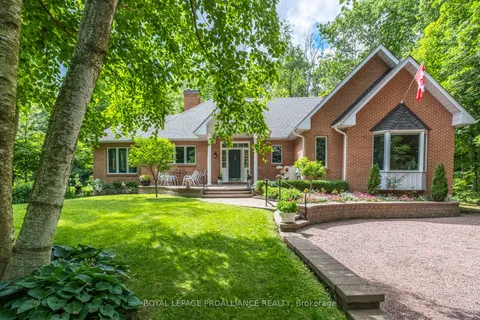 35 Riverside Dr, Kingston, ON K7L 4V1