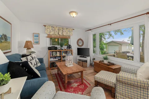 1861 Young&apos;s Point Rd, Smith-Ennismore-Lakefield, ON K0L 2H0