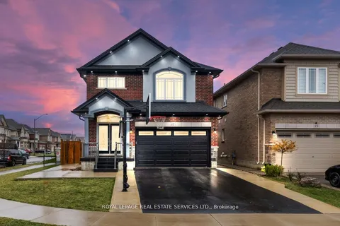17 Narbonne Cres, Hamilton, ON L8J 0J7