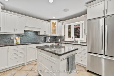 78 SOVEREIGN Dr, St. Catharines, ON L2T 1Z7