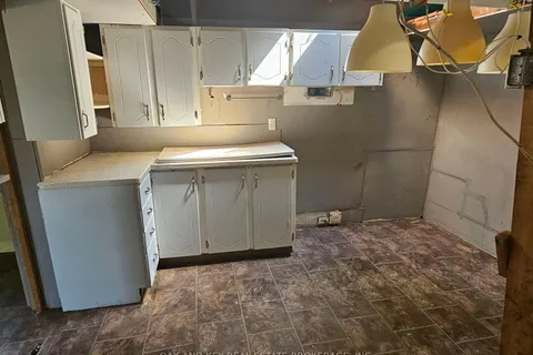 194 Orchard St, Central Elgin, ON N5L 1C4