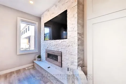 8 Pony Way, Kitchener, ON N2R 0R8