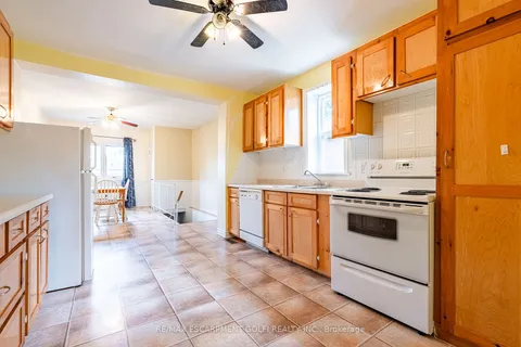 10 Thornton St, St. Catharines, ON L2P 1V1