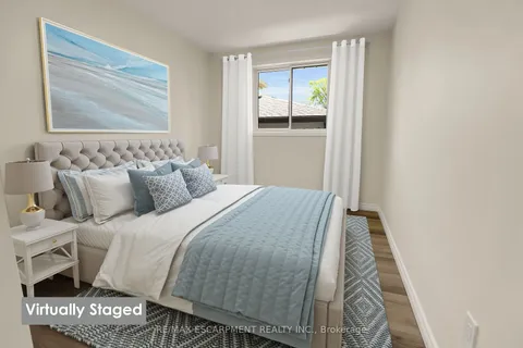 45 Louth St, St. Catharines, ON L2S 2T6