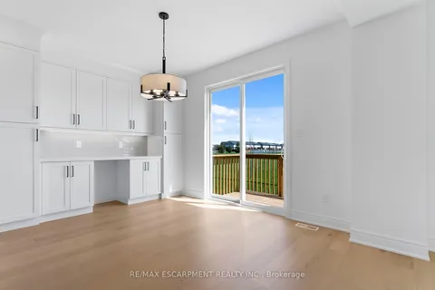 34 Hampshire Pl, Hamilton, ON L8J 2V3