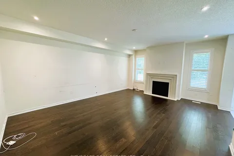 8659 Chickory Tr, Niagara Falls, ON L2H 3S5