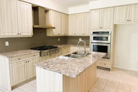 8659 Chickory Tr, Niagara Falls, ON L2H 3S5