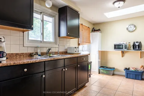 13 Keefer Road, Thorold, ON L2V 4M6