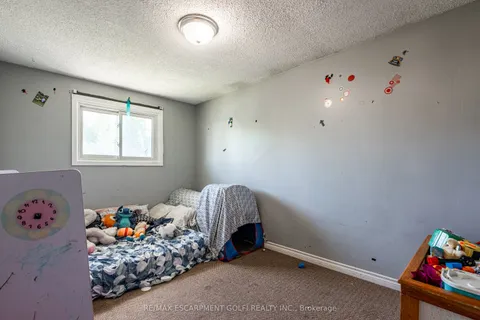 13 Keefer Road, Thorold, ON L2V 4M6