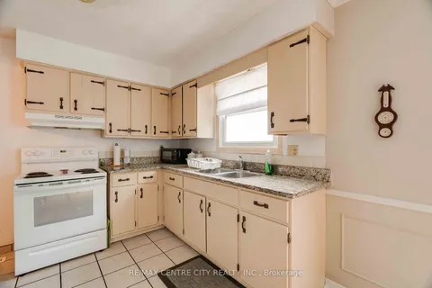 999 Eagle Cres, London, ON N5Z 4K5